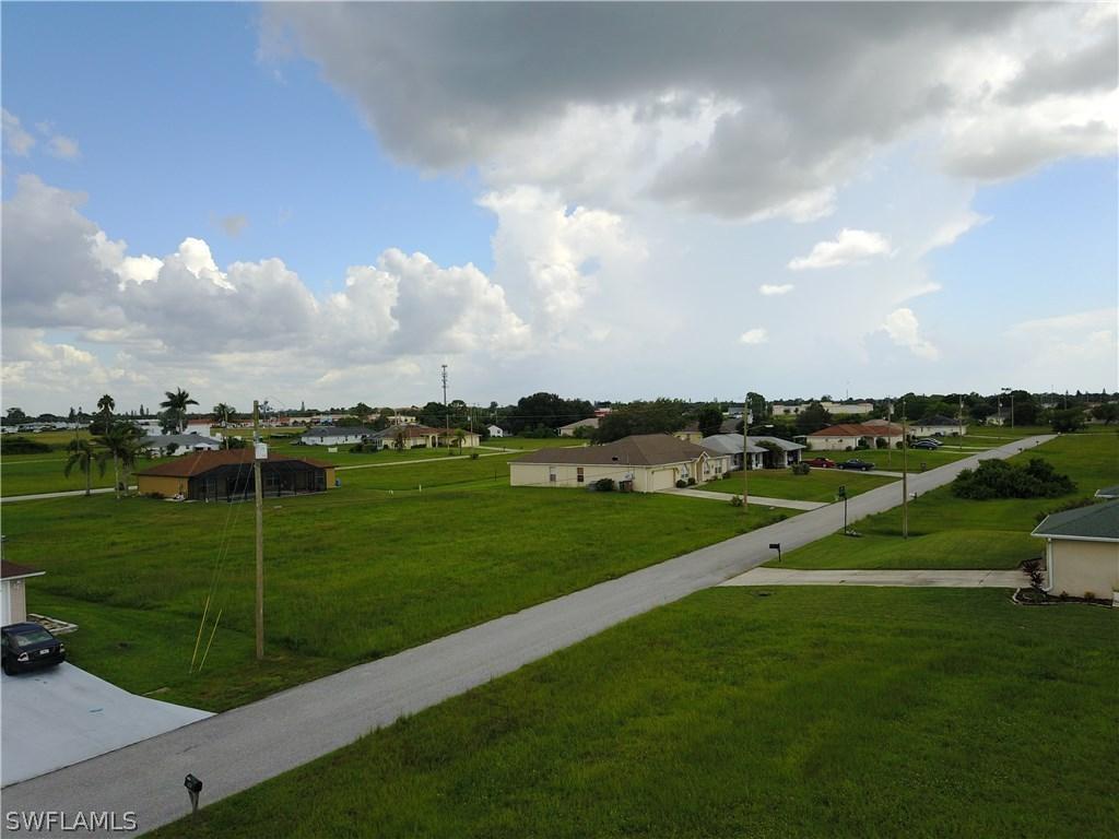 635 NE 6th Pl., Cape Coral, FL 33909