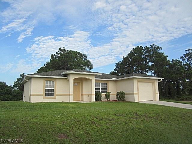 930 Manresa Ave., Lehigh Acres, FL 33974