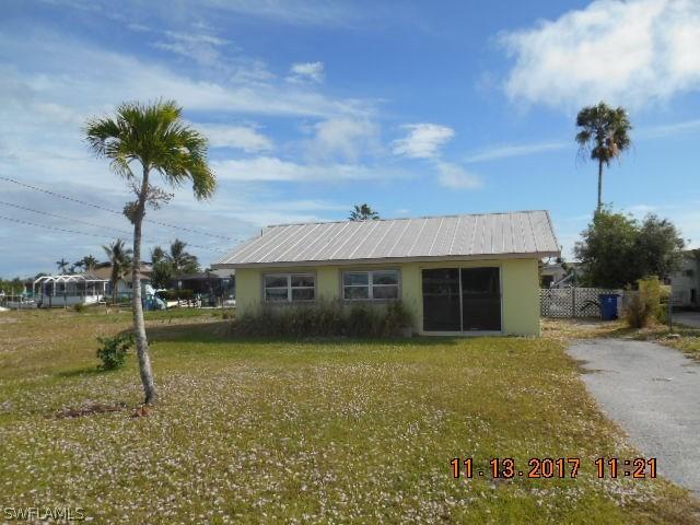 3016 Stringfellow Rd., St James City, FL 33956