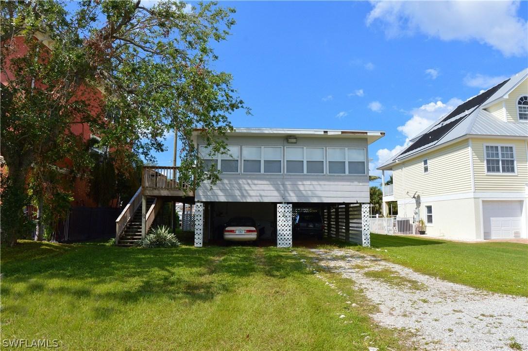 215 Virginia Ave., Fort Myers Beach, FL 33931
