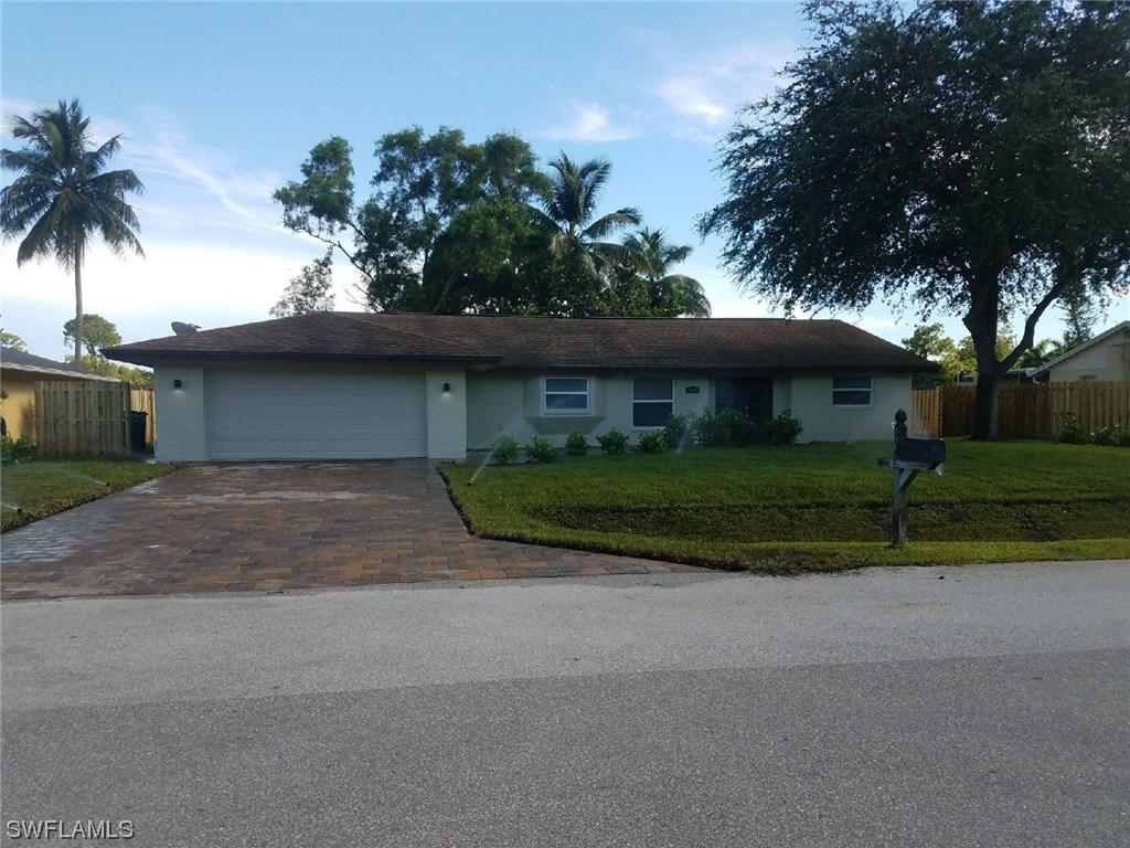 2648 Longboat Dr., Naples, FL 34104