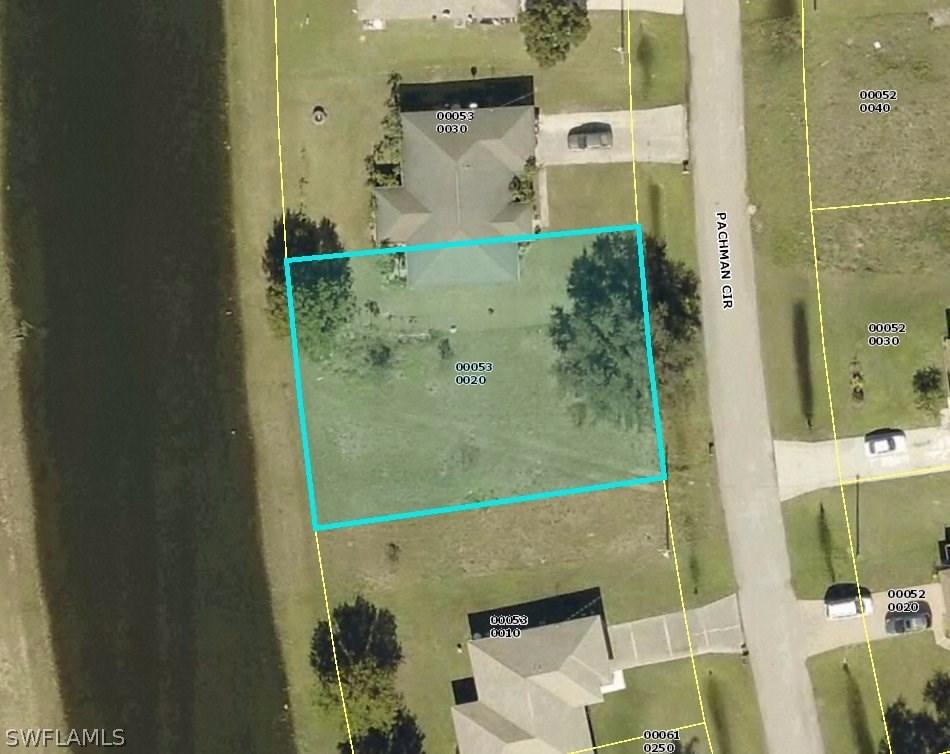 572 Pachman Cir., Lehigh Acres, FL 33974