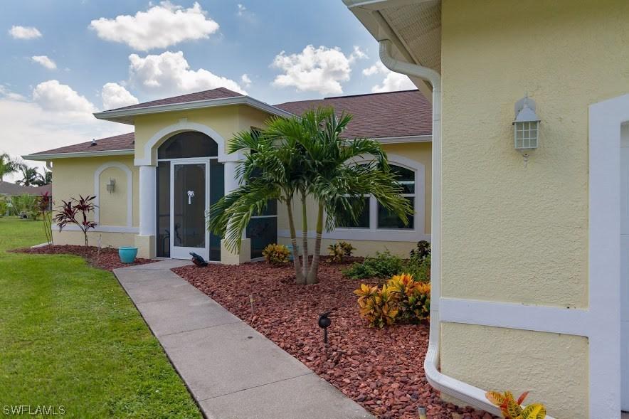 1520 S Gator Cir., Cape Coral, FL 33909