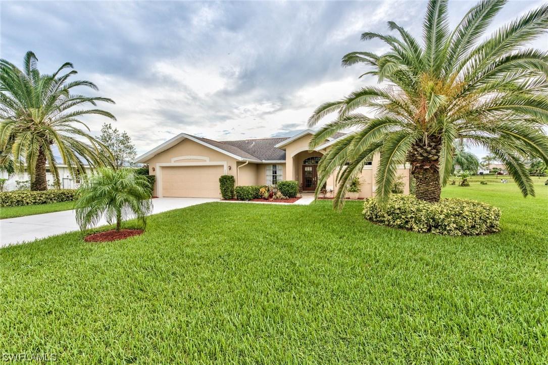 559 Charwood Ave., Lehigh Acres, FL 33974