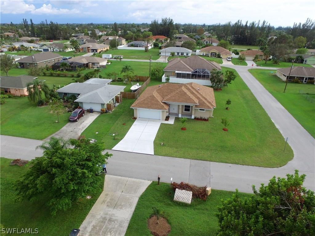 402 SE 14th Ter., Cape Coral, FL 33990