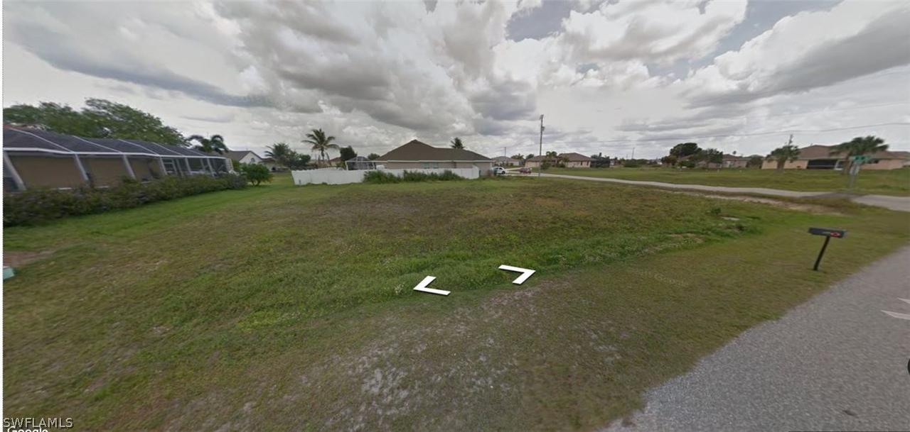 2313 NW 5th Ter., Cape Coral, FL 33993