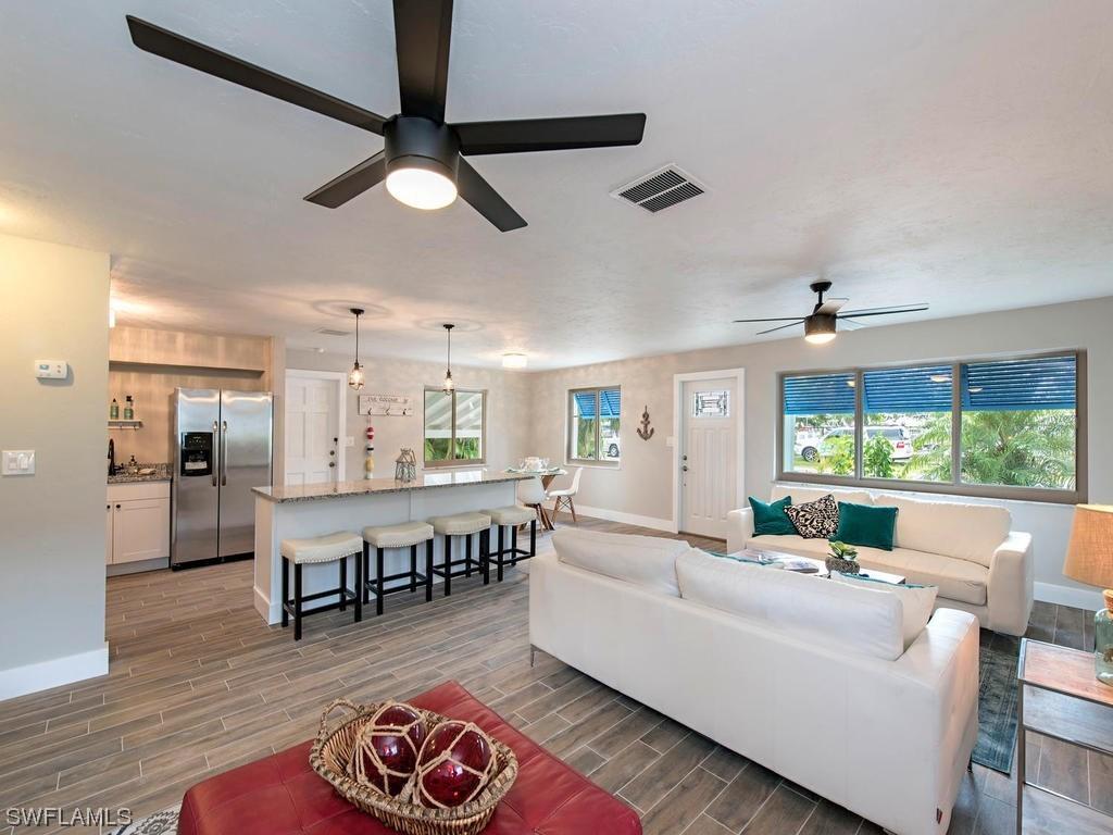 2881 Riverview Dr., Naples, FL 34112