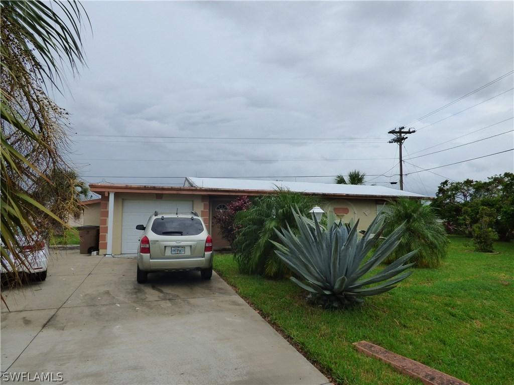 11 W Jasmine Rd., Lehigh Acres, FL 33936