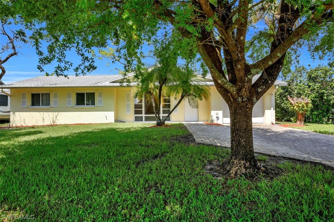 229 Willowick Dr., Naples, FL 34110