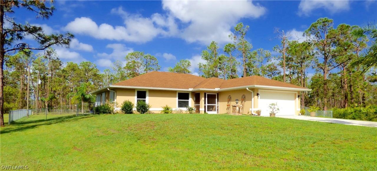 1407 Greenwood Ave., Lehigh Acres, FL 33972