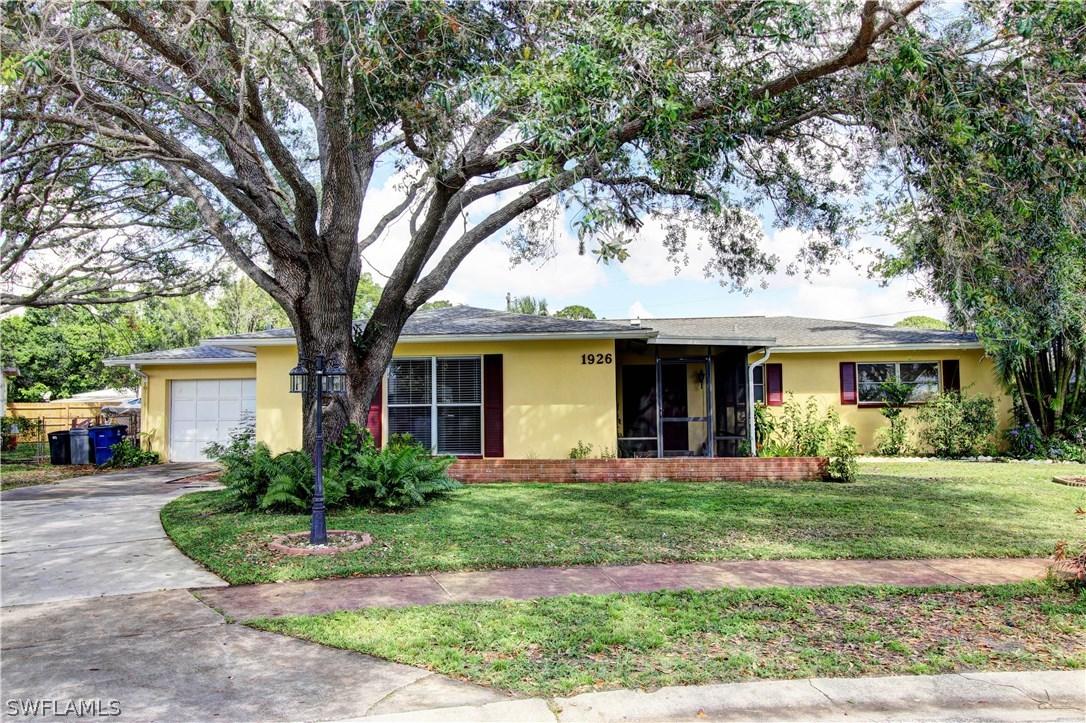 1926 Howe Ct., North Fort Myers, FL 33903