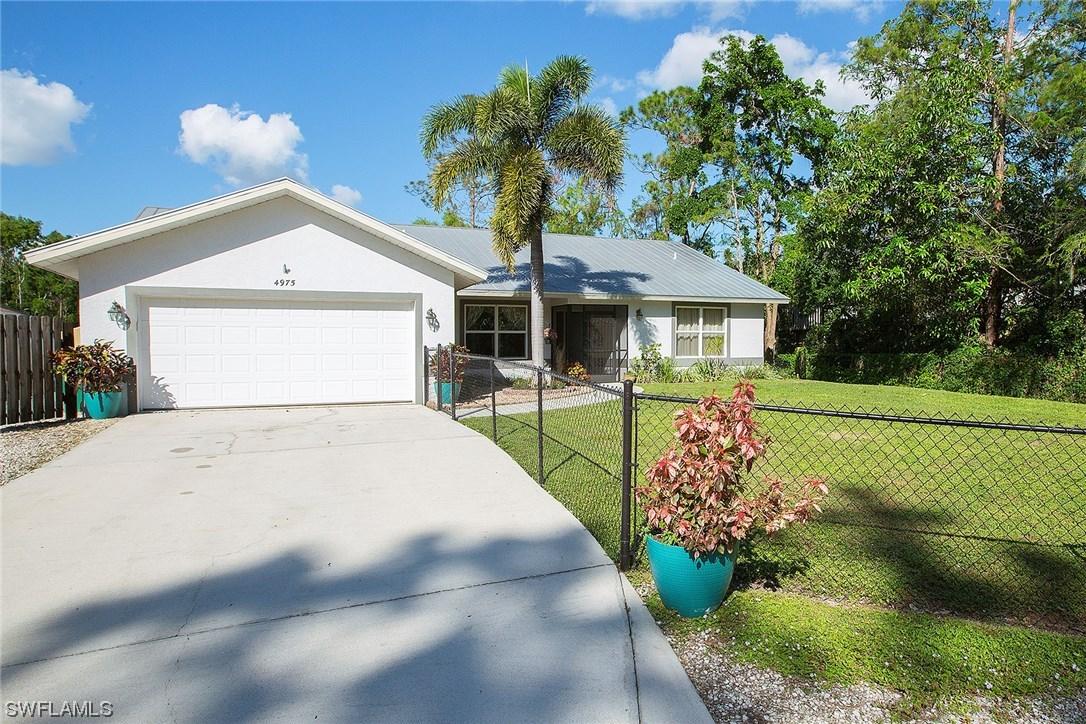 4975 Hickory Wood Dr., Naples, FL 34119