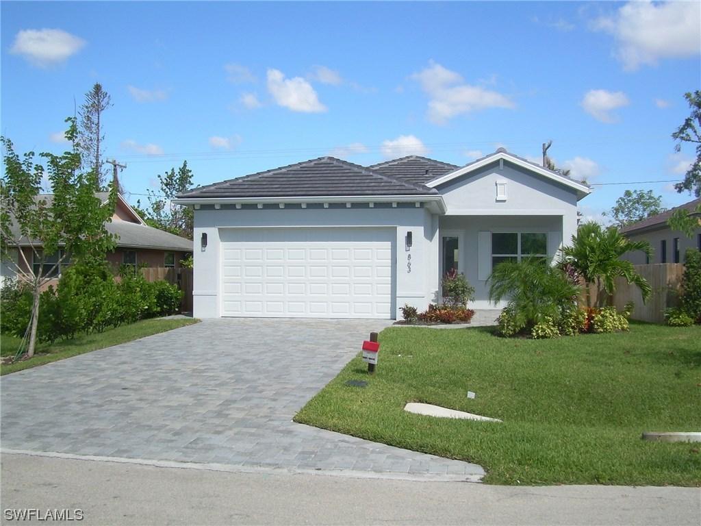 863 104th Ave., Naples, FL 34108