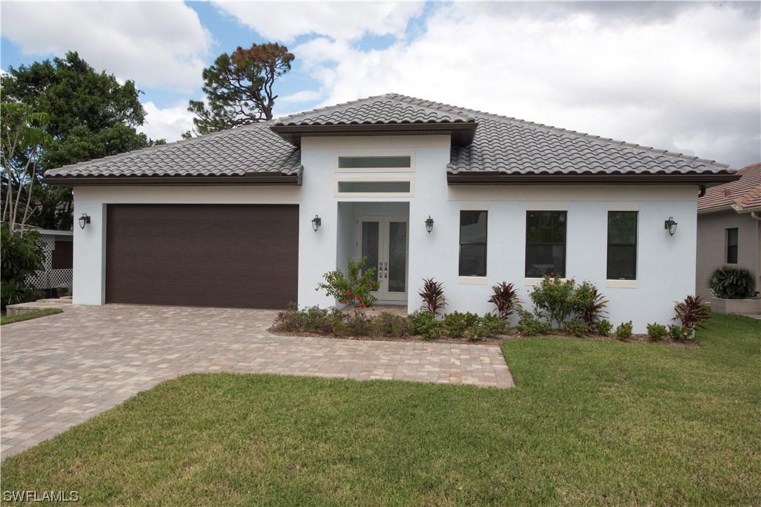 833 105 Ave., Naples, FL 34108