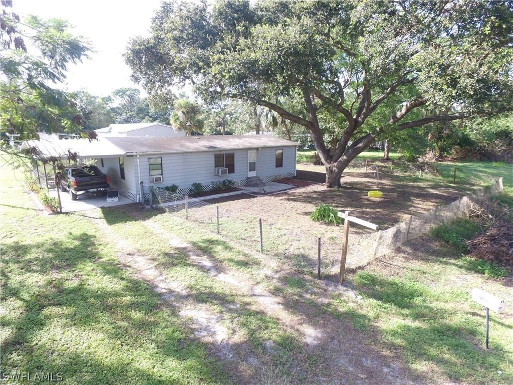 7566 Breeze Dr., North Fort Myers, FL 33917