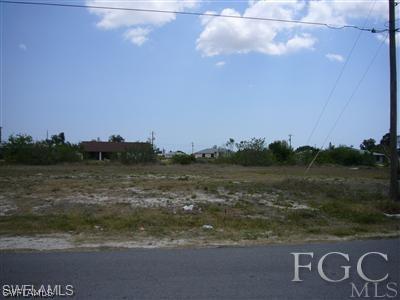 702 SE 1st Ter., Cape Coral, FL 33990