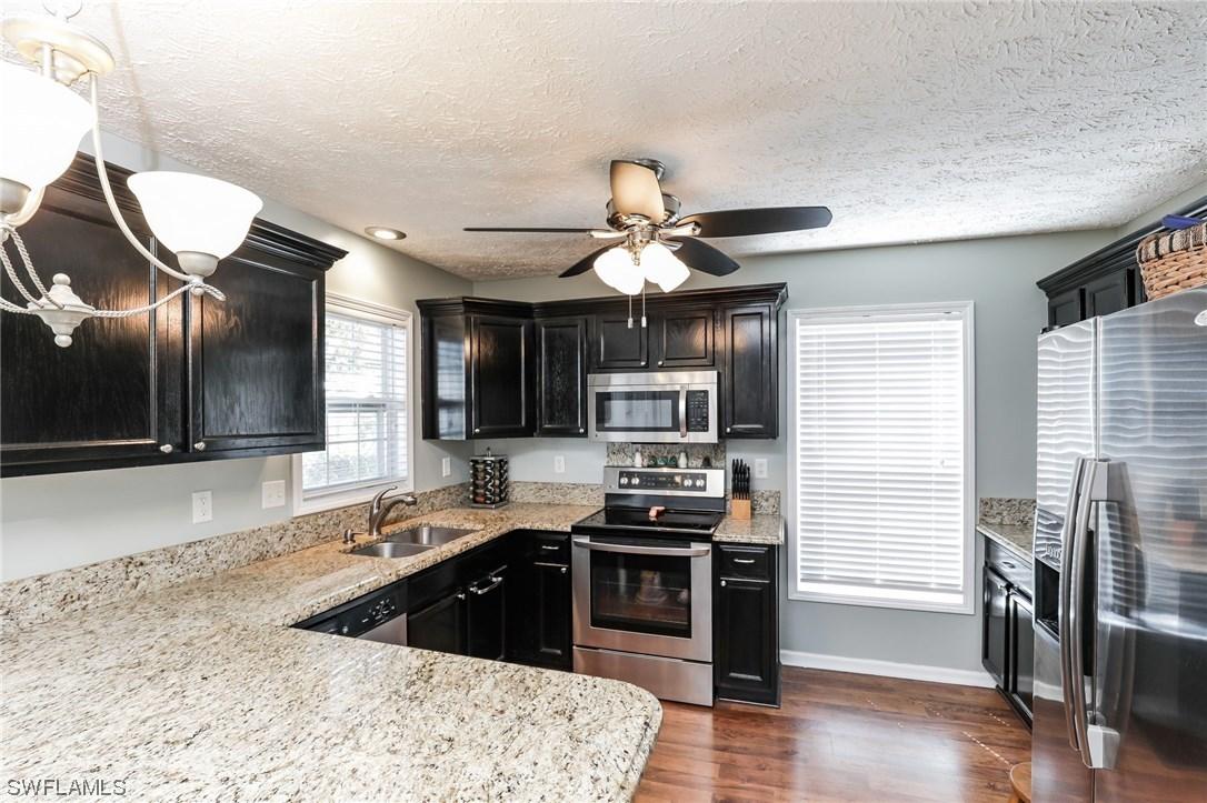 413 Leawood Cir., Naples, FL 34104