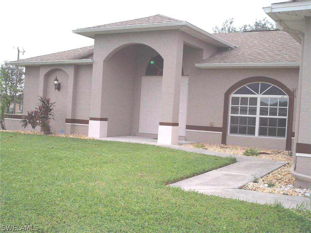 1013 NE 4th Pl., Cape Coral, FL 33909