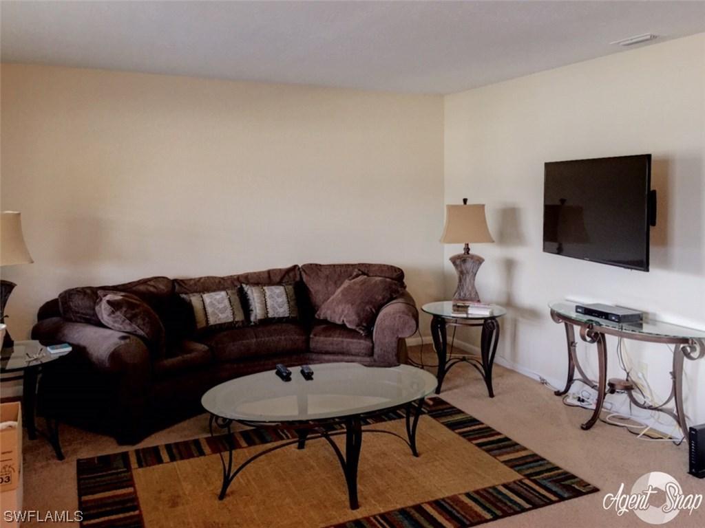 4629 Bayshore Dr. #J5, Naples, FL 34112