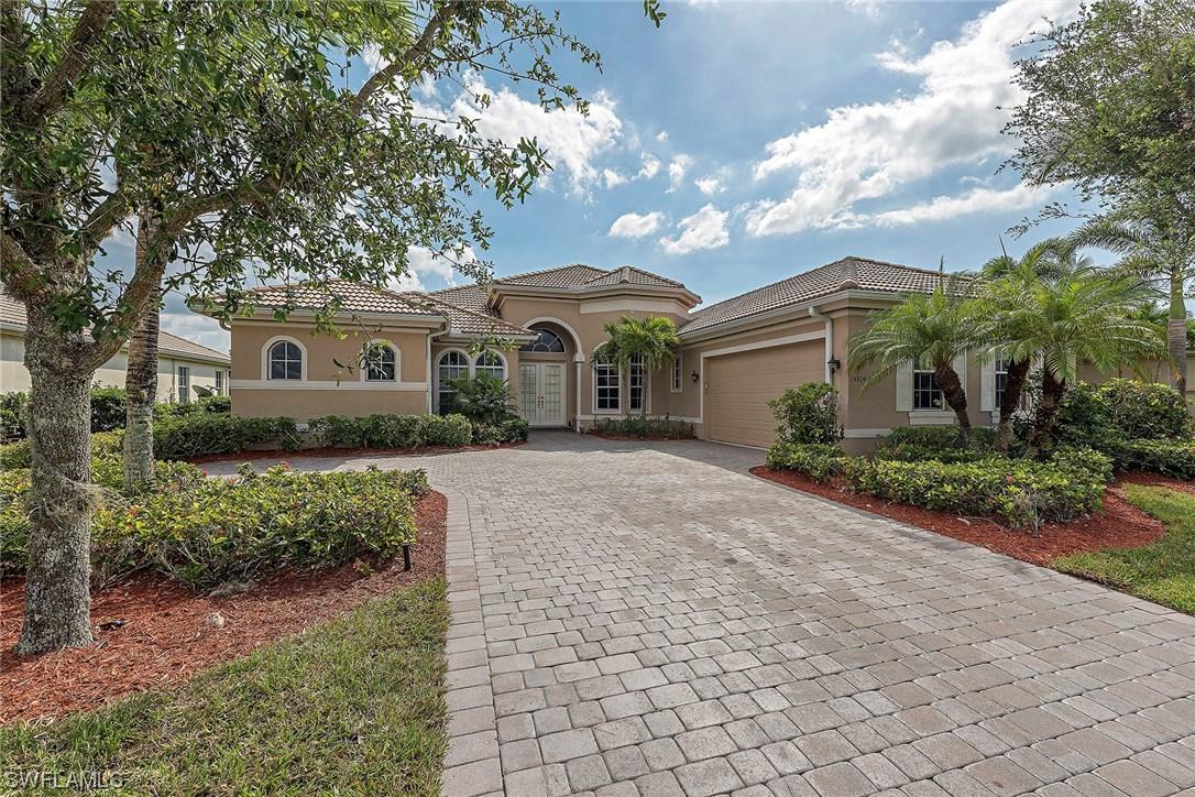 15914 Los Olivos Ln., Naples, FL 34110