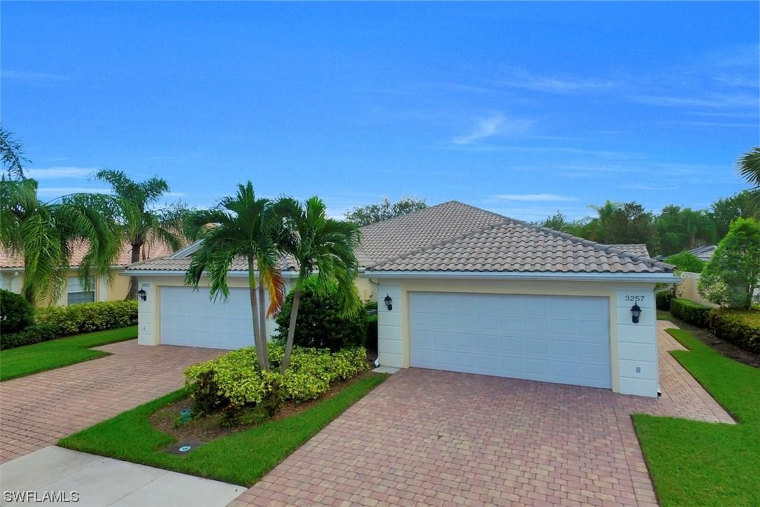 3257 Barbados Ln., Naples, FL 34119