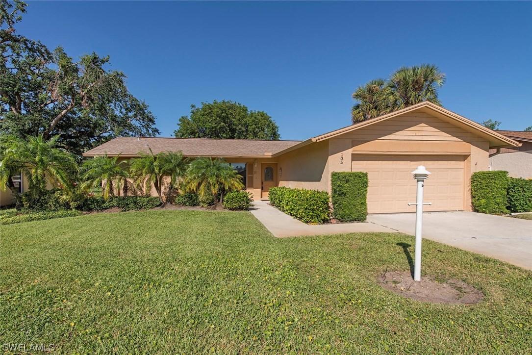 105 Fleur De Lis Ln., Naples, FL 34112