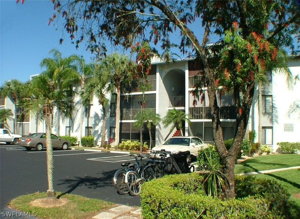 4701 Lakeside Club Blvd. #12-D2, Fort Myers, FL 33905