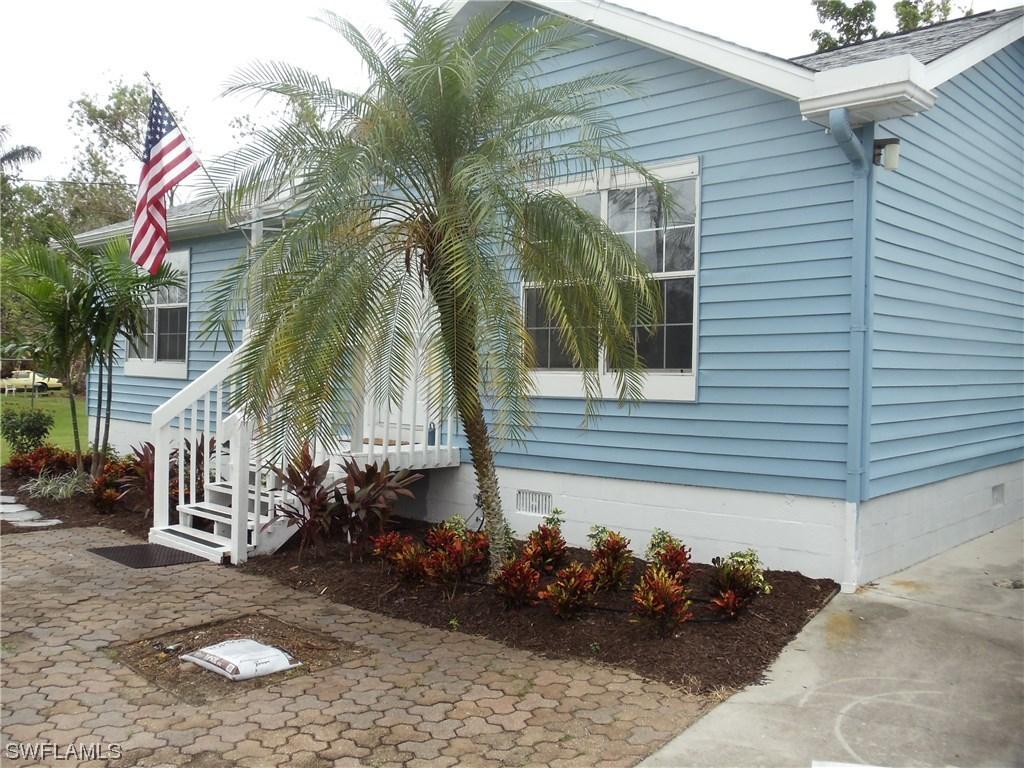 5218 Cypress Ln., Naples, FL 34113