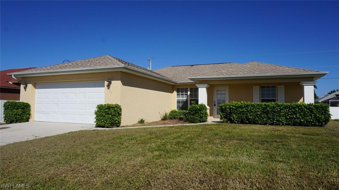 927 NW 7th Pl., Cape Coral, FL 33993