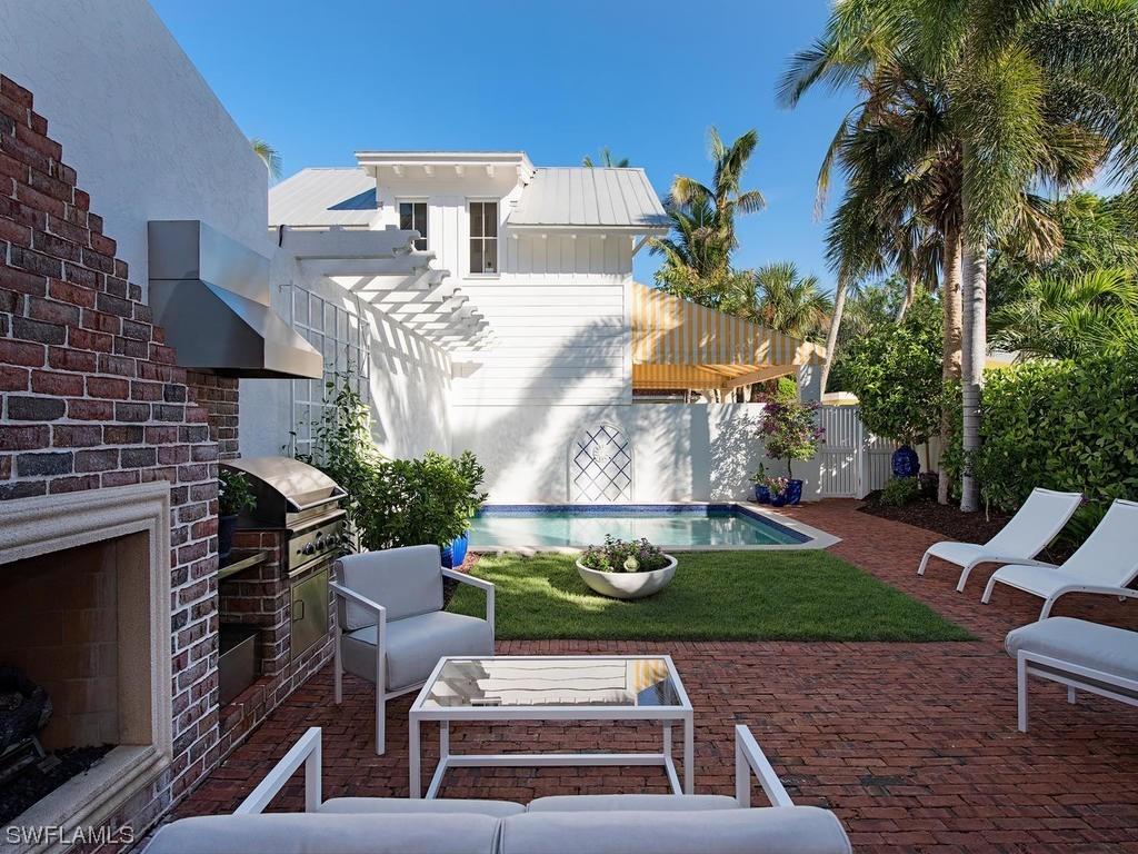 477 3rd Ave. #2, Naples, FL 34102