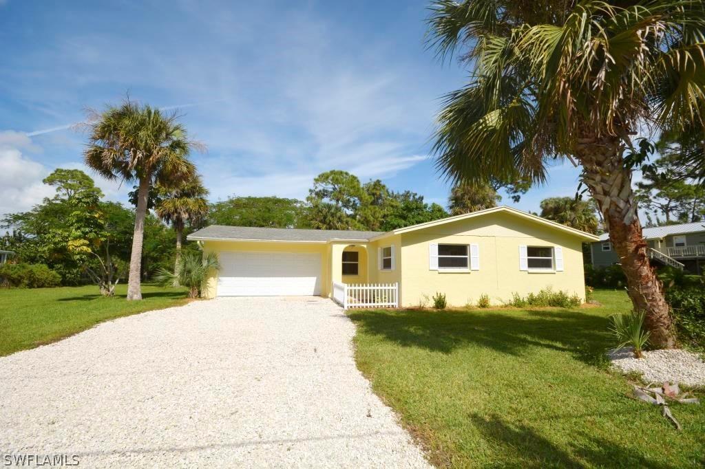 3582 Papaya St., St James City, FL 33956