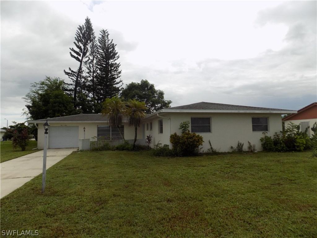 109 Richmond Ave., Lehigh Acres, FL 33936