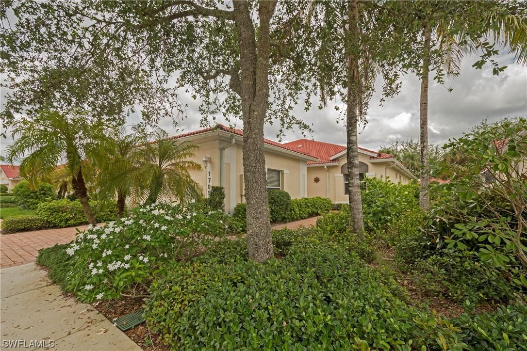 1709 Tarpon Bay Dr. #44, Naples, FL 34119