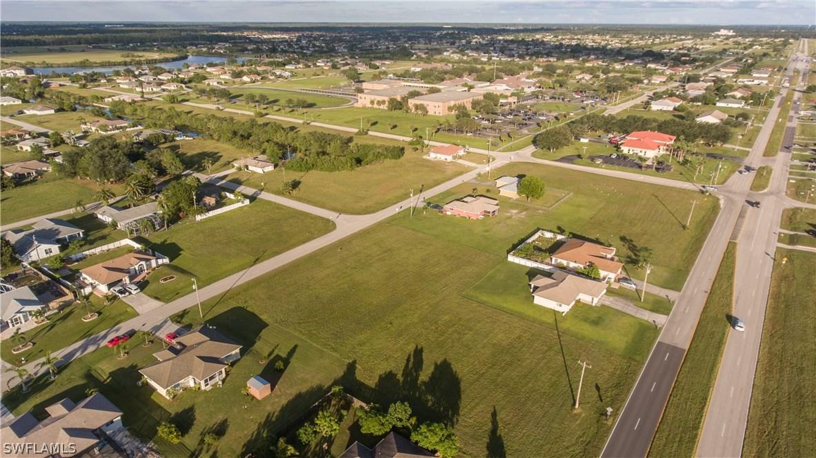 930 NE 16th Ter., Cape Coral, FL 33909