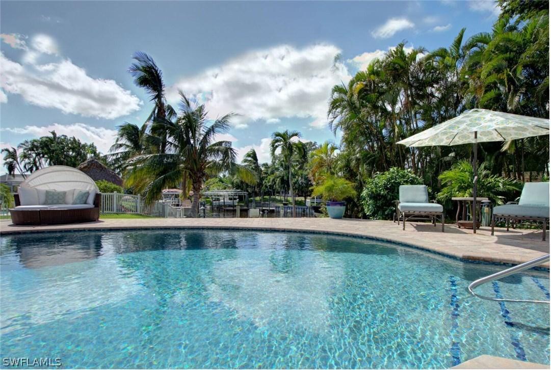 1038 Aqua Ln., Fort Myers, FL 33919