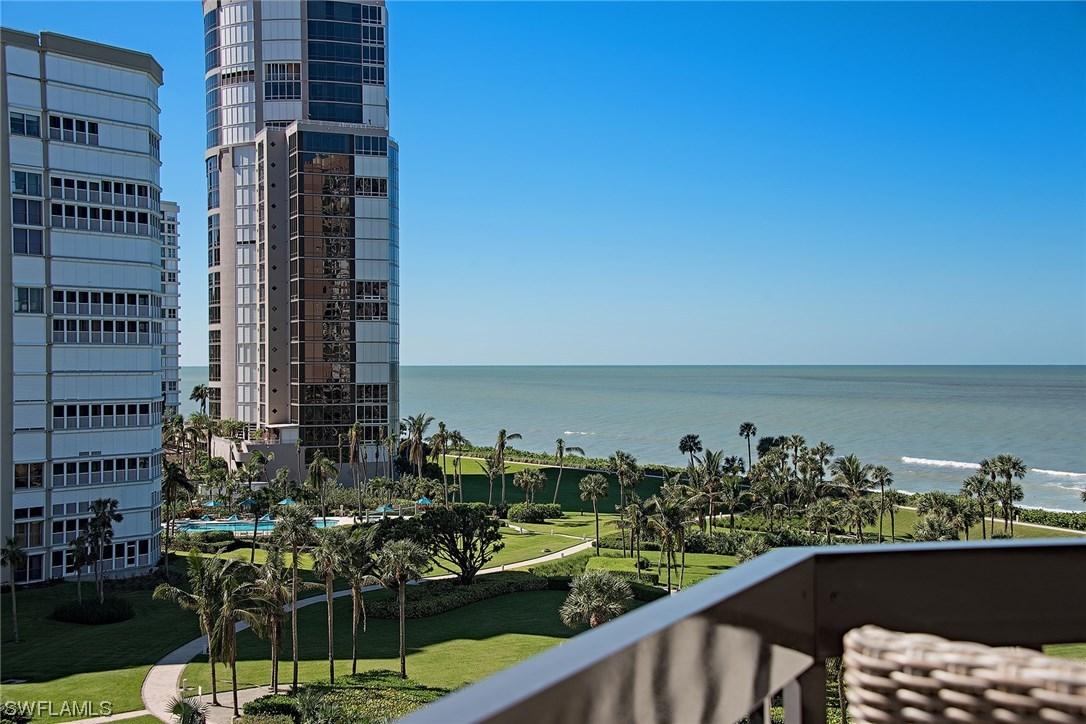 4551 Gulf Shore Blvd. #806, Naples, FL 34103