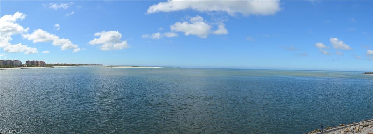 642 La Peninsula Blvd., Naples, FL 34113