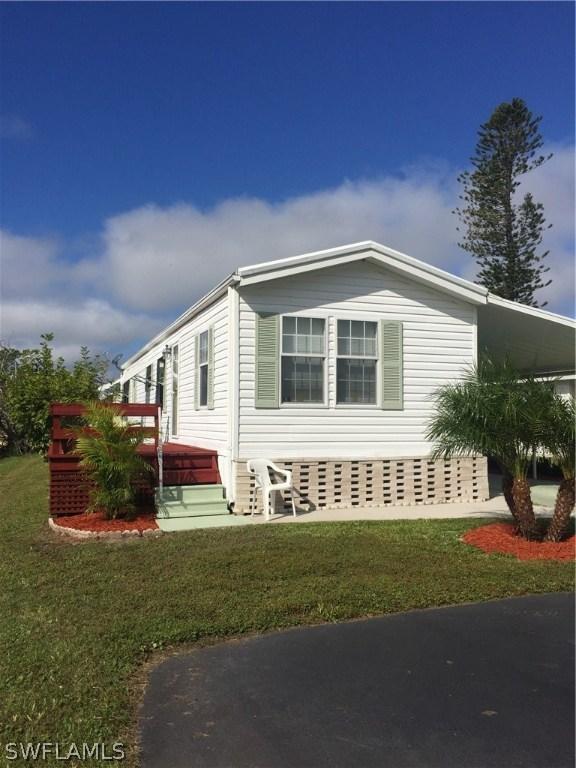 582 Daisy Dr., North Fort Myers, FL 33917