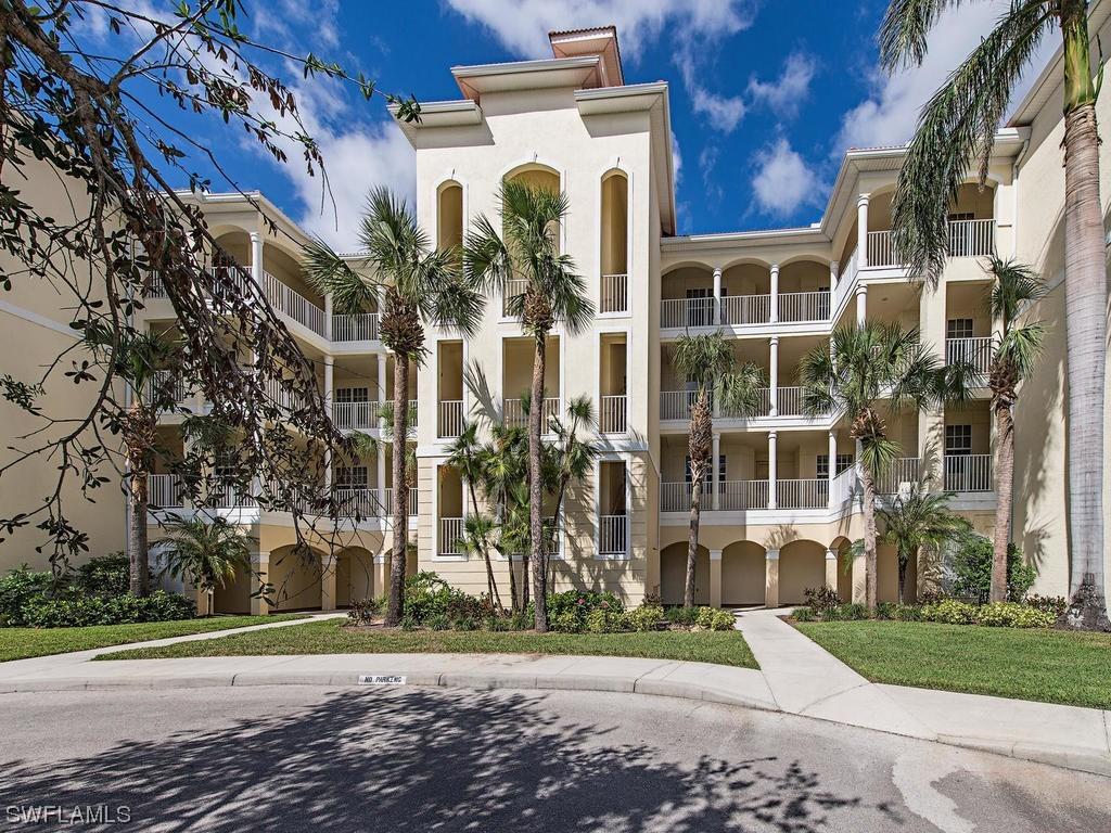 4853 Hampshire Ct. #3-106, Naples, FL 34112
