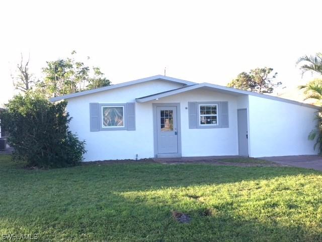 576 101st Ave., Naples, FL 34108