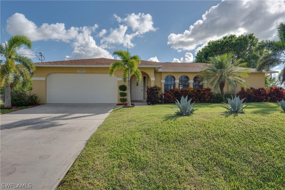2202 NW 4th St., Cape Coral, FL 33993
