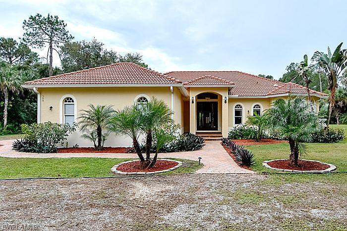 588 33rd Ave., Naples, FL 34120