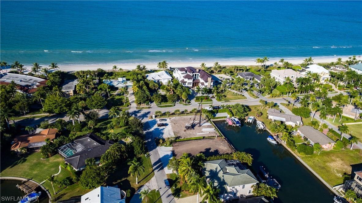 103 Bayview Ave., Naples, FL 34108