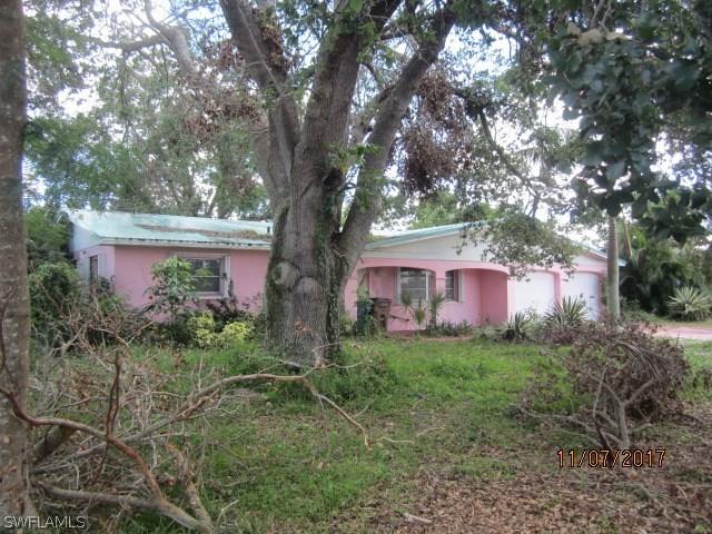 213 Jayview Ave., Lehigh Acres, FL 33936