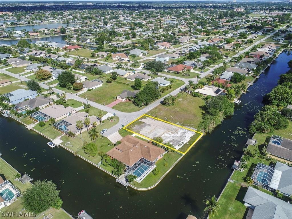 916 SE 5th Ter., Cape Coral, FL 33990