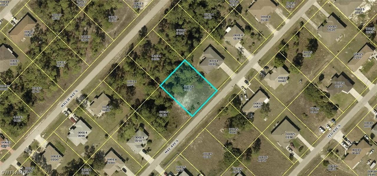 2420 Mae Ave., Lehigh Acres, FL 33973