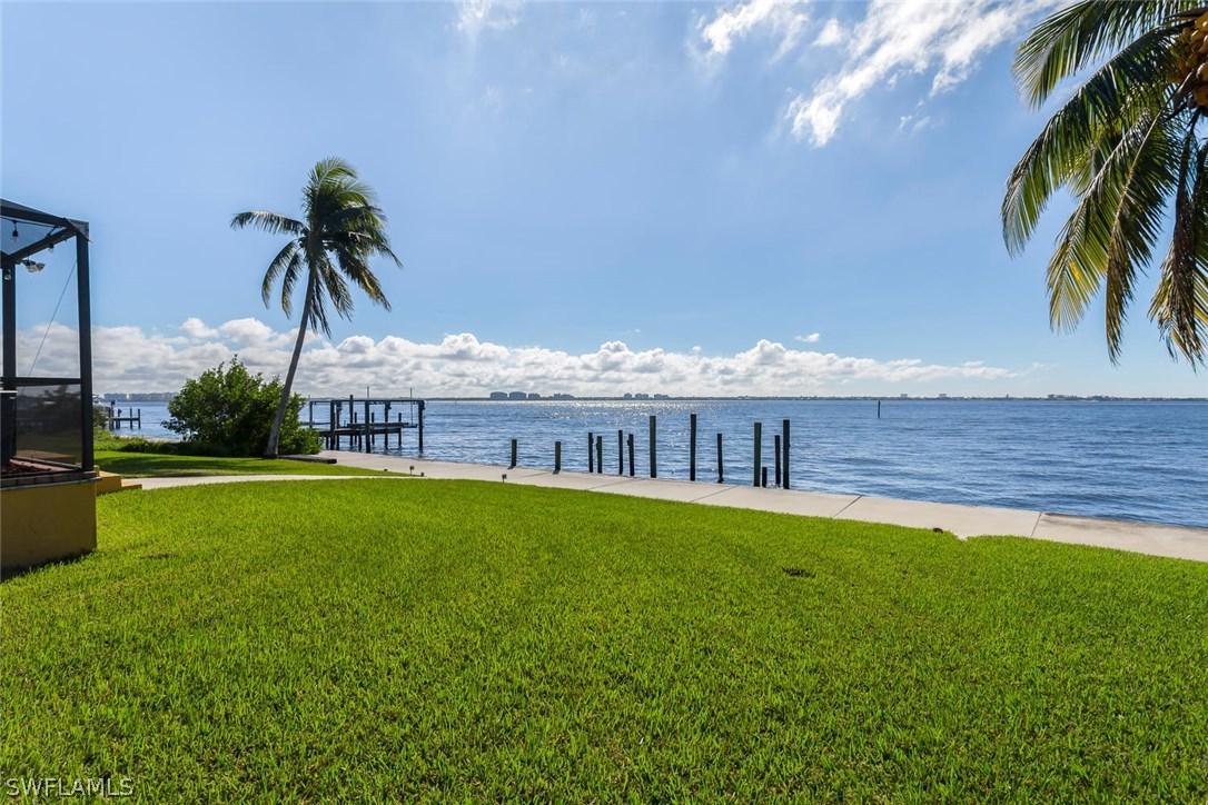334 Bayshore Dr., Cape Coral, FL 33904