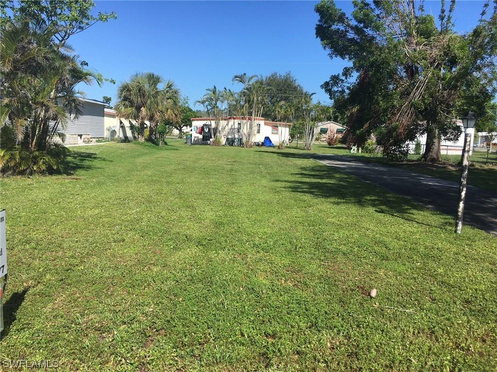 171 Pine Key Ln., Naples, FL 34114