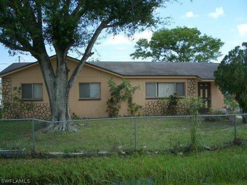 3971 Manassas Ct., Fort Myers, FL 33905