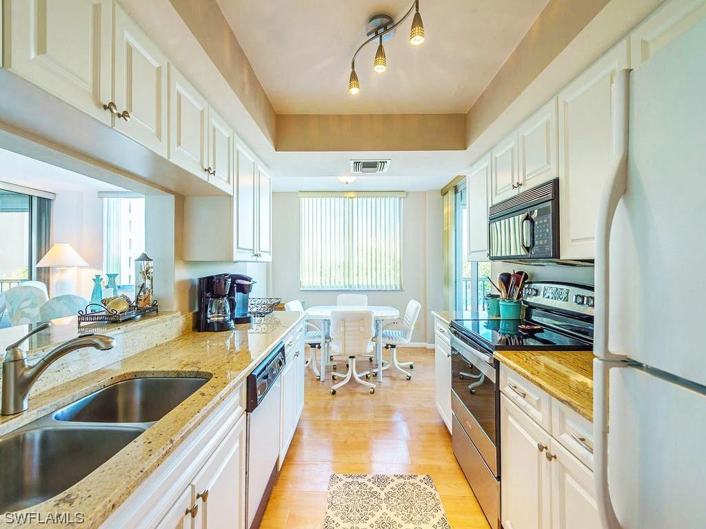 11116 Gulf Shore Dr. #B-201, Naples, FL 34108